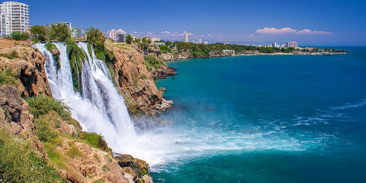 Antalya kıyısından manzara