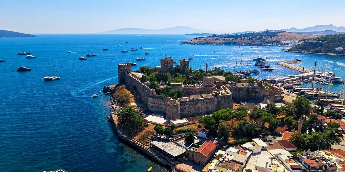 Bodrum kıyısından manzara