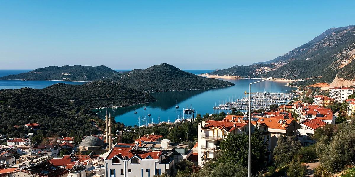 Kalkan kıyısından manzara