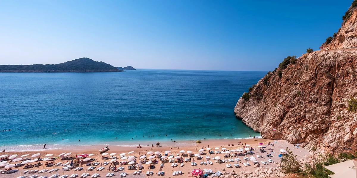 Kaş kıyısından manzara