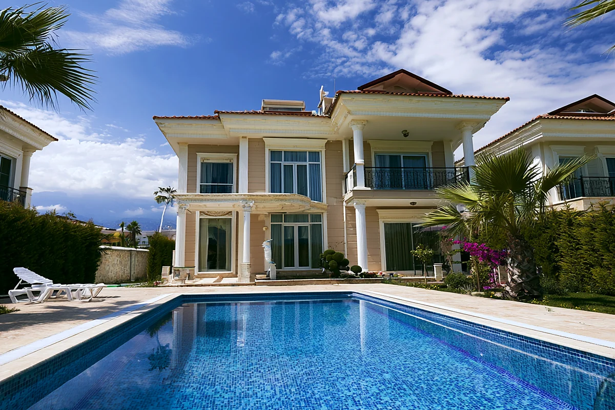 Antalya’da özel havuzlu villa