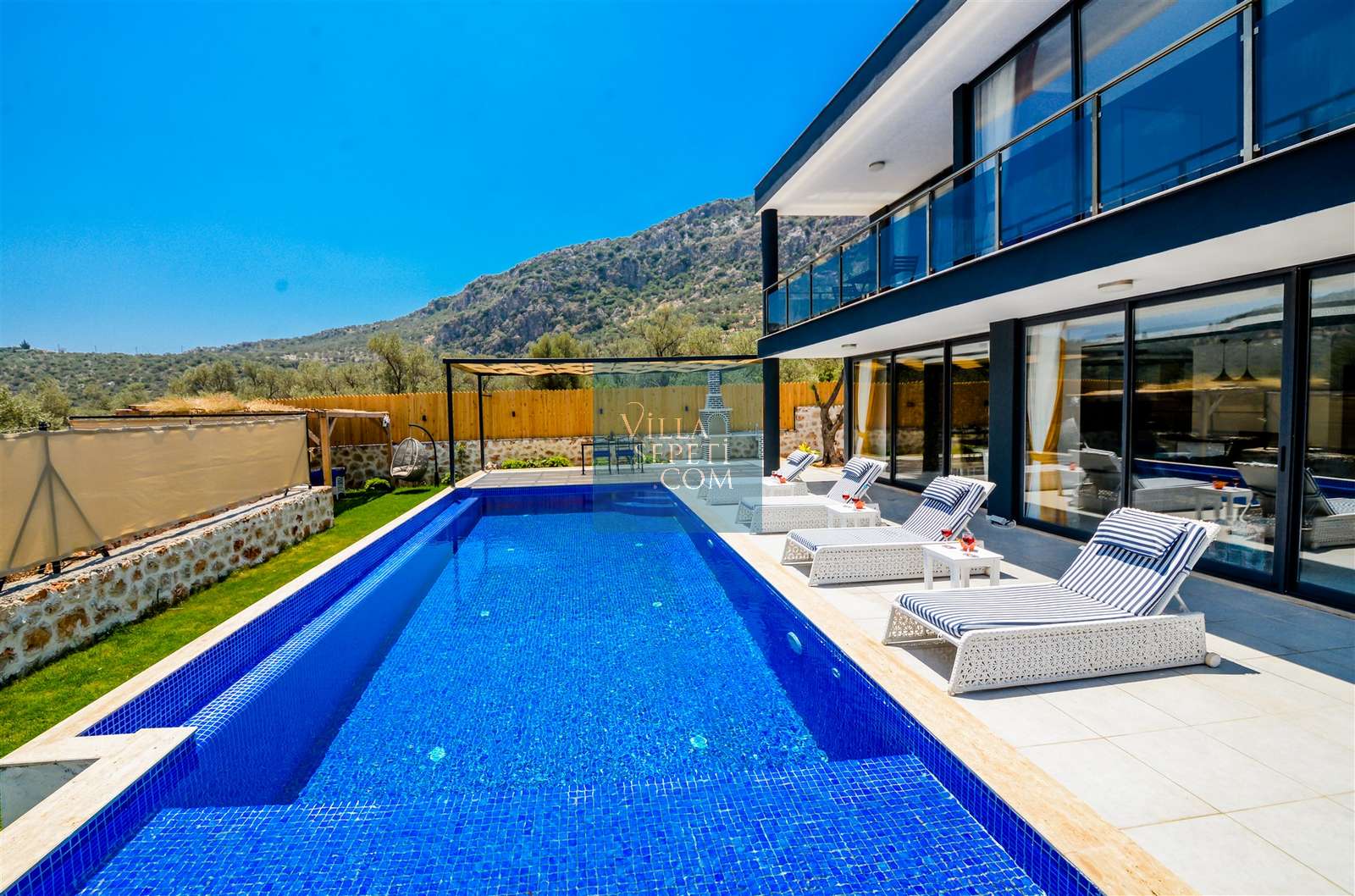 Villa Black Rose | villasepeti.com